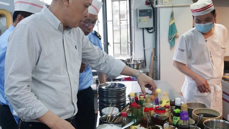 重庆清油火锅底料：揭秘其独特魅力与制作工艺**
