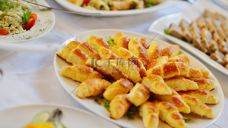 揭秘烘焙原料厂家直销：面包房专用的秘密