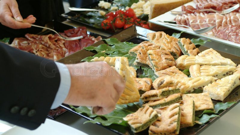 食品批发与零售：两种模式的深度解析